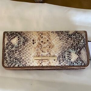 Brahmin Multi Eirwen wallet NWT